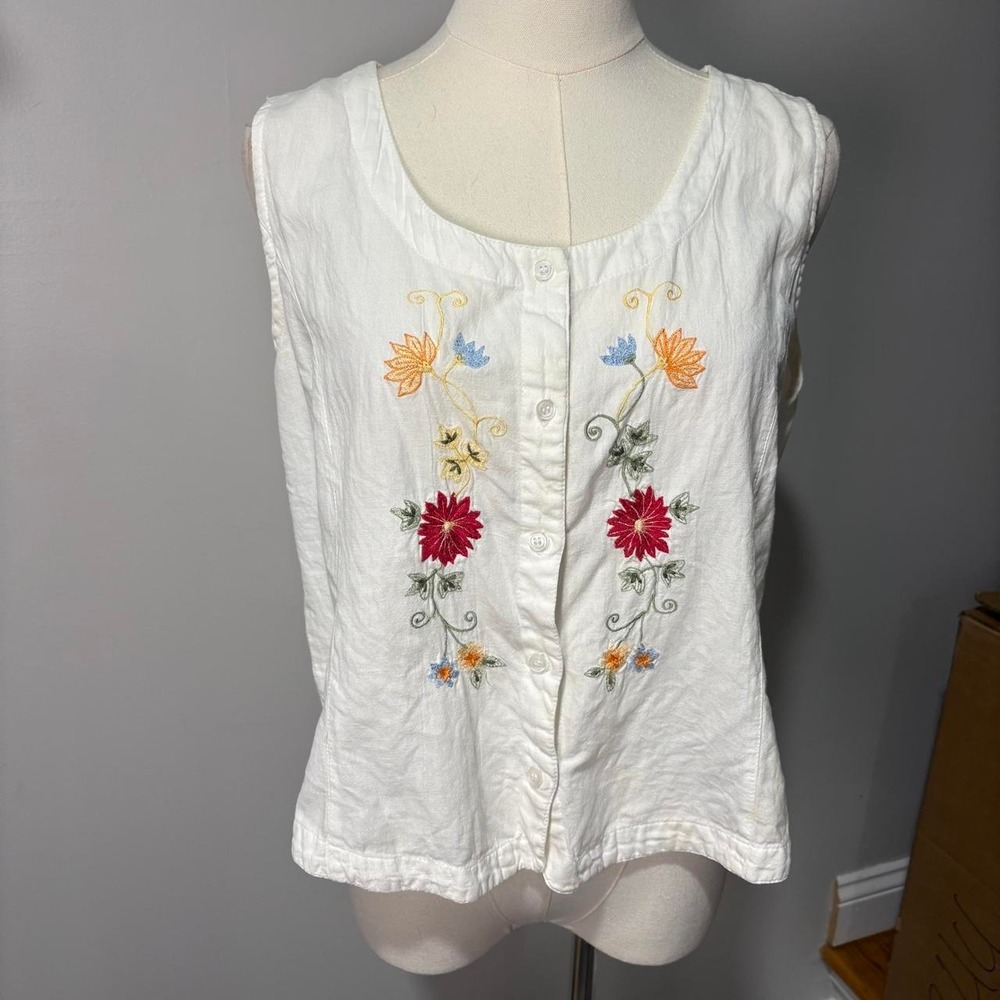 White Floral Embroidered Button Blouse Linen Blend Sz L Boho Sleeveless Cottage